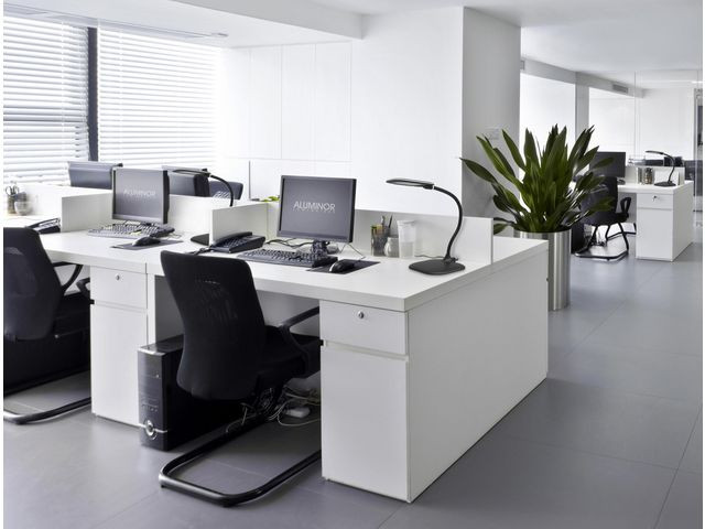Lampa ALUMINOR Mika LED svart