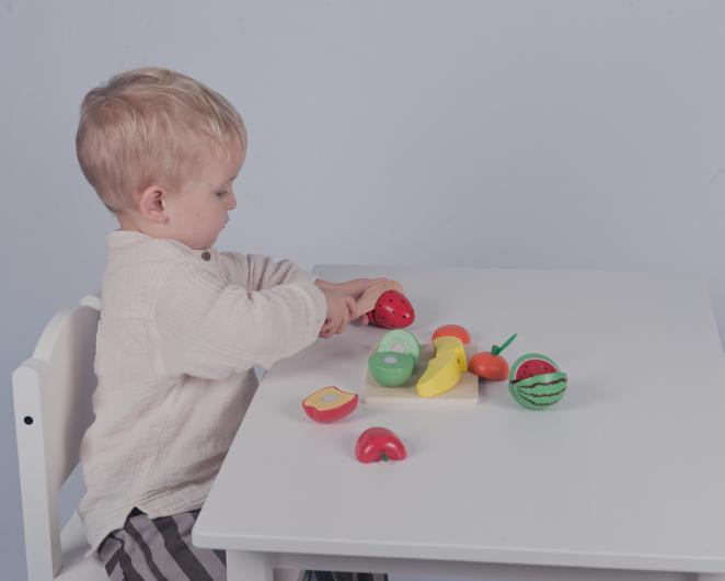 Frukt och grönsaker i trä 8 delar
