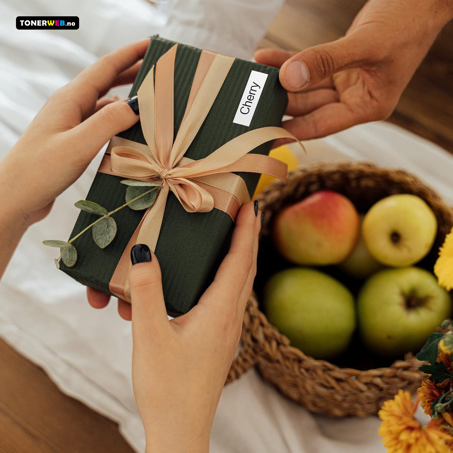 Brother Tape, erstatter Brother 3-pakk TZE131 12mmx8m Sort På Klar